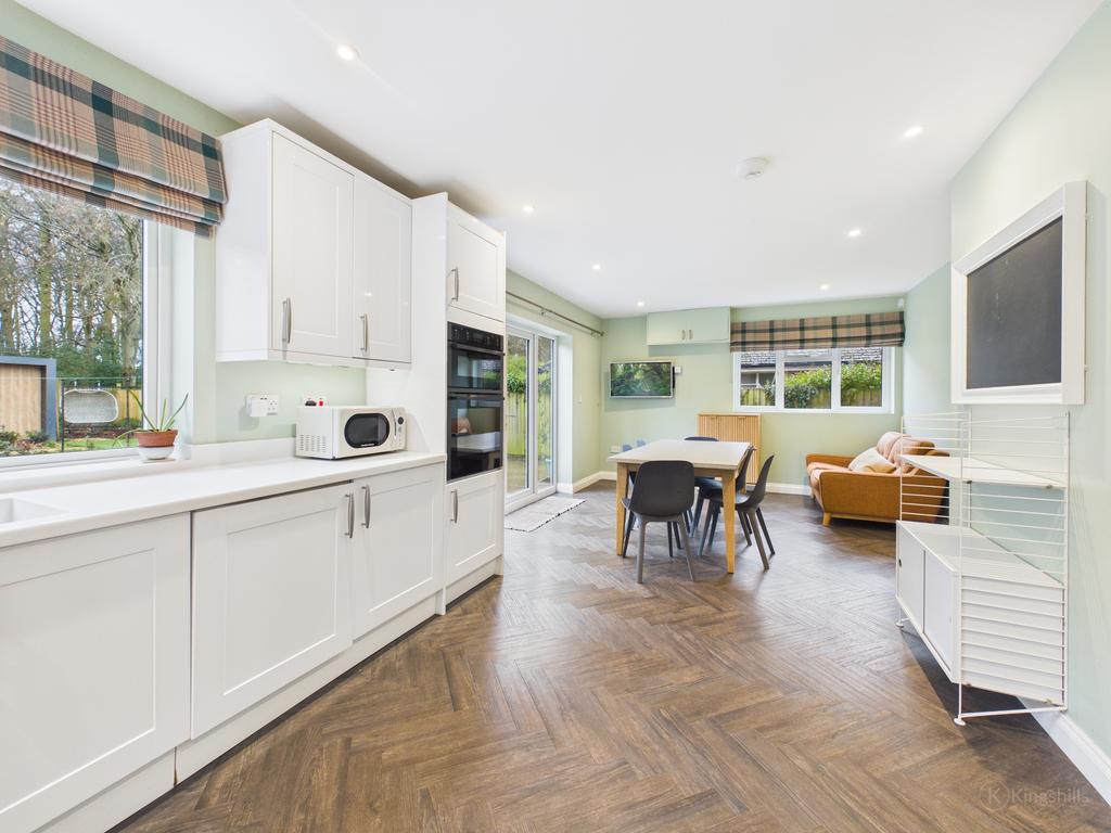 Kitchen/Breakfast Room