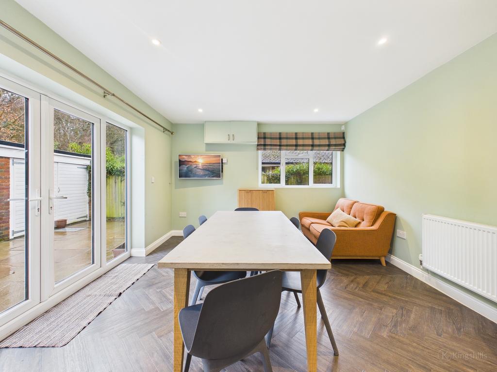 Breakfast/Family Area