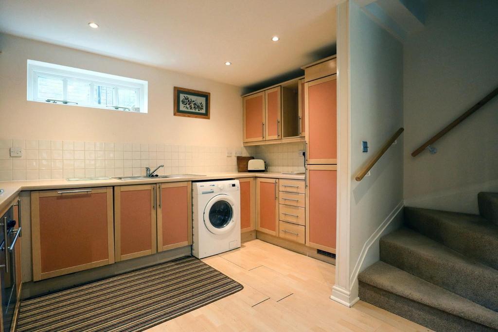 Kitchen (2).jpg