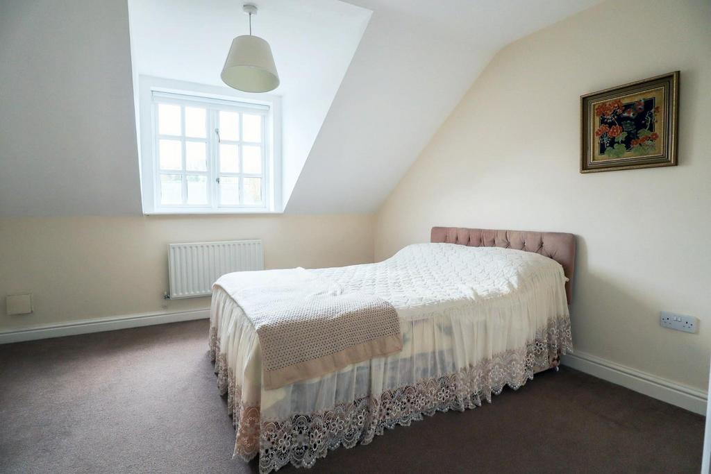 Bedroom 1.jpg