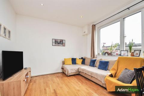 2 bedroom apartment to rent, Regents Park Road, Finchley Central N3