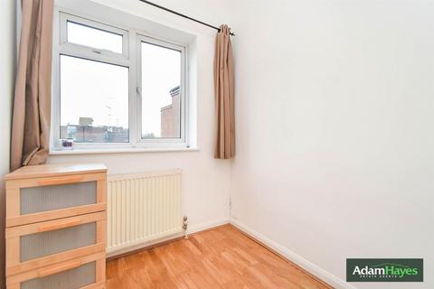 2 bedroom apartment to rent, Regents Park Road, Finchley Central N3