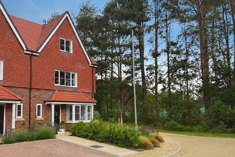 4 bedroom semi-detached house for sale, Beaufort Park, Wokingham, Berkshire
