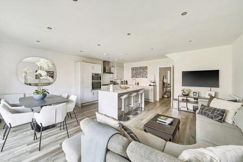 4 bedroom semi-detached house for sale, Beaufort Park, Wokingham, Berkshire