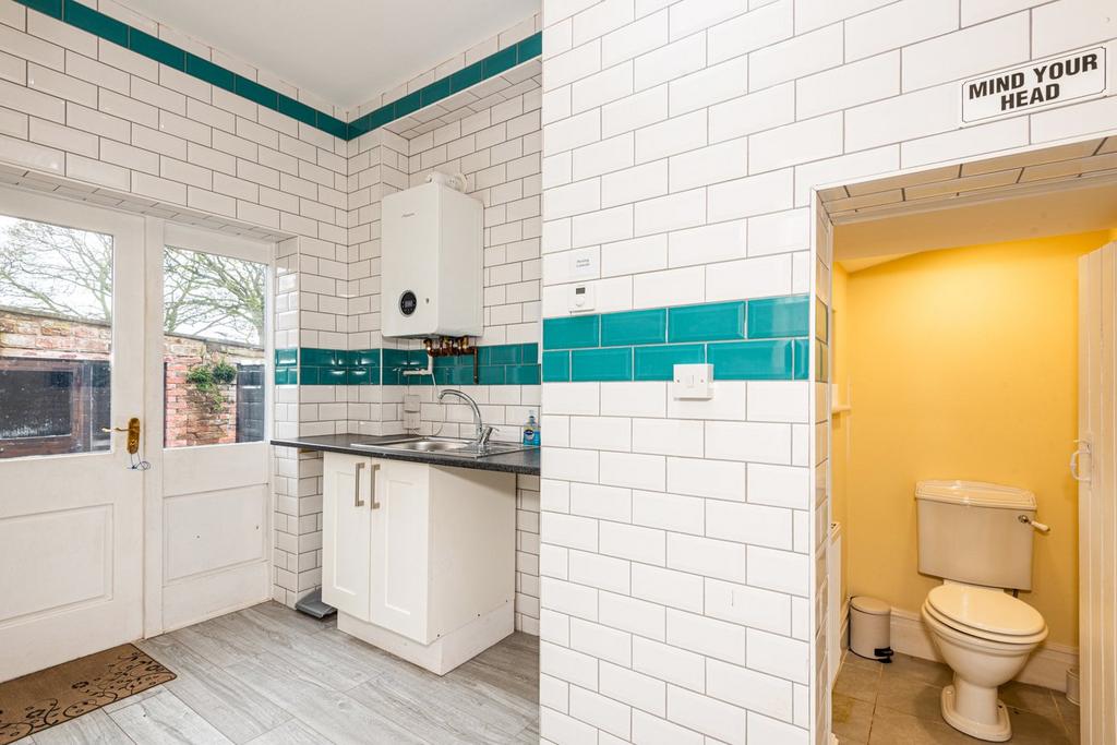 Utility Room &amp; Cloakroom