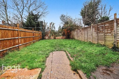 3 bedroom terraced house for sale, Gloucester Grove, HA8
