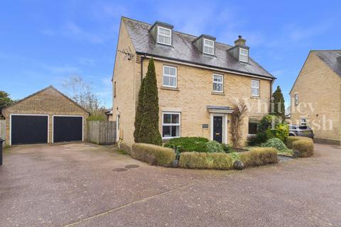 5 bedroom detached house for sale, Field Acre Way, Long Stratton