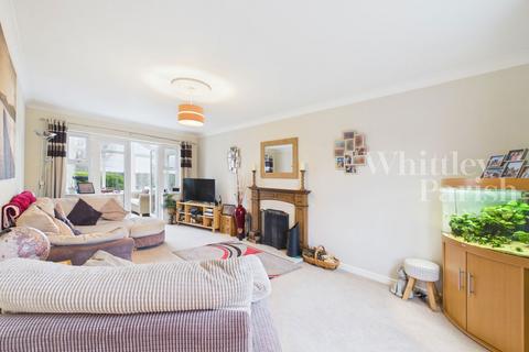 5 bedroom detached house for sale, Field Acre Way, Long Stratton