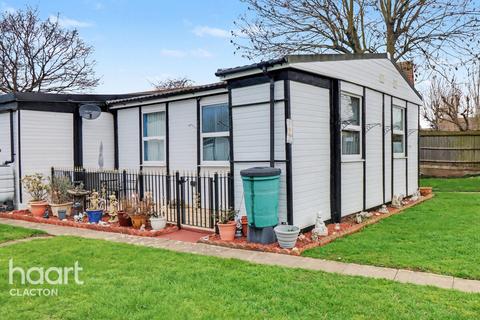 2 bedroom bungalow for sale, London Road, Clacton-On-Sea