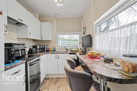 2 bedroom bungalow for sale, London Road, Clacton-On-Sea