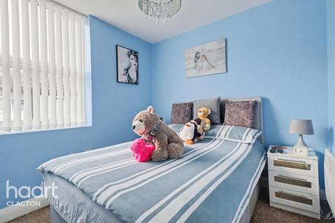 2 bedroom bungalow for sale, London Road, Clacton-On-Sea
