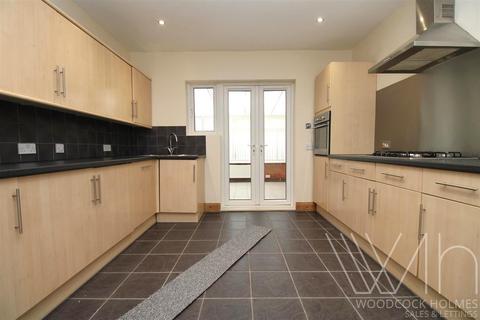 3 bedroom semi-detached house for sale, South Street, Stanground, Peterborough