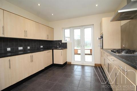 3 bedroom semi-detached house for sale, South Street, Stanground, Peterborough