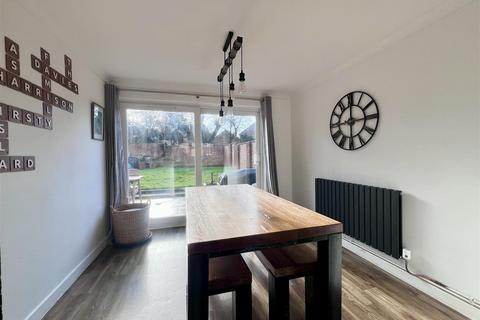 4 bedroom detached house for sale, Windsor Close, Towcester