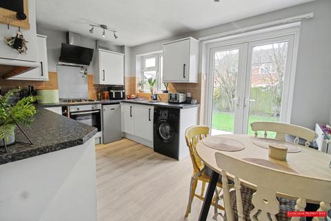 2 bedroom semi-detached house for sale, Quinnell Drive, Hailsham BN27