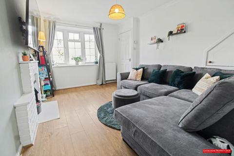 2 bedroom semi-detached house for sale, Quinnell Drive, Hailsham BN27