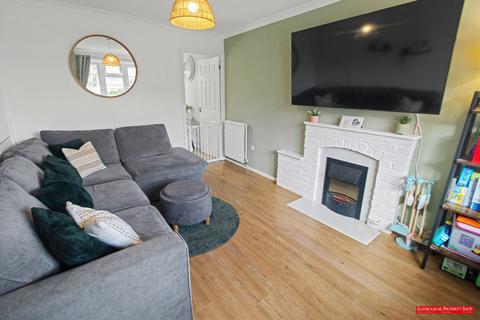 2 bedroom semi-detached house for sale, Quinnell Drive, Hailsham BN27