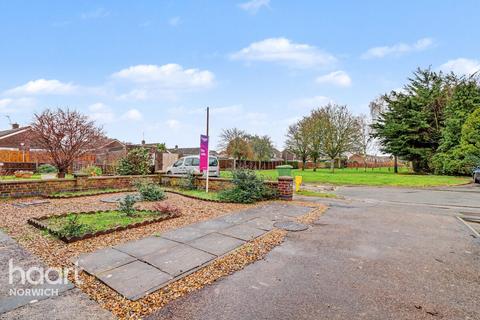 2 bedroom semi-detached bungalow for sale, Norman Drive, Norwich
