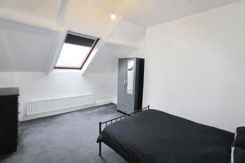 undefined, Middle Street, Walker, Newcastle upon Tyne, Tyne and Wear, NE6 4BY