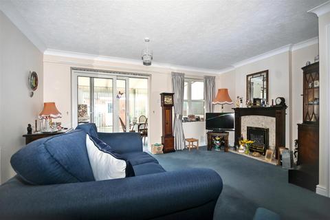 3 bedroom terraced house for sale, Sidley Road, Eastbourne