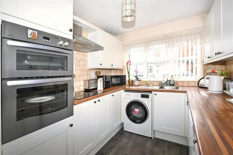 3 bedroom terraced house for sale, Sidley Road, Eastbourne