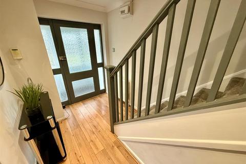 3 bedroom end of terrace house for sale, Greenside, Cheswick Green, Solihull