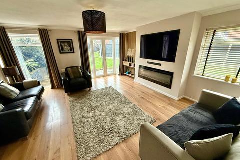 3 bedroom end of terrace house for sale, Greenside, Cheswick Green, Solihull