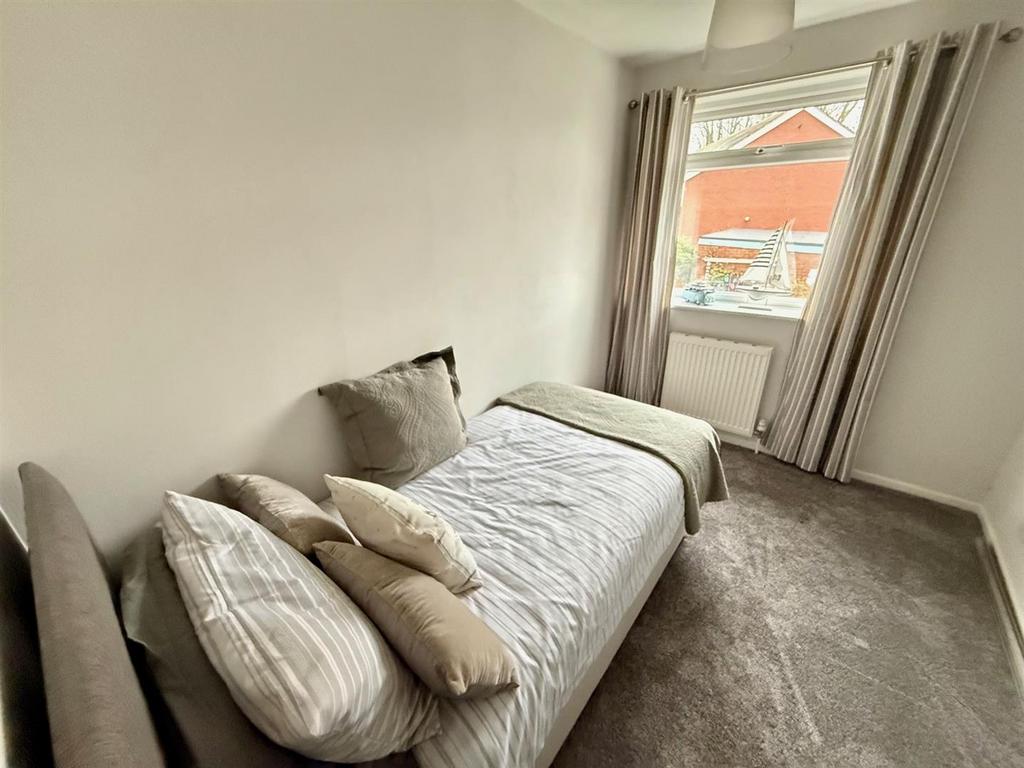 G1 Bed3.jpg