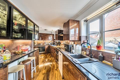 4 bedroom terraced house for sale, Arnell Crescent, Redhouse, Swindon, SN25