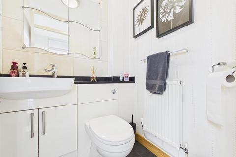 3 bedroom terraced house for sale, Cotswold Green, Aylesbury HP20