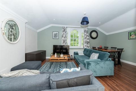 2 bedroom apartment to rent, London Road, Reading, RG1
