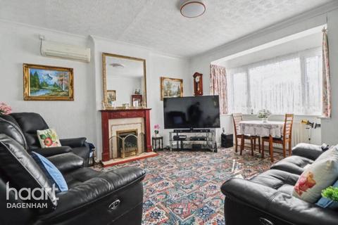 2 bedroom detached bungalow for sale, Aldborough Road, Dagenham