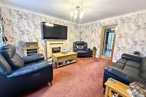 4 bedroom detached house for sale, Scalby Grove, Redcar, North Yorkshire, TS10 2PT