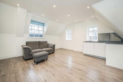 1 bedroom flat for sale, Kew Bridge Road, Brentford TW8