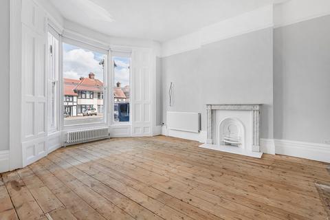 2 bedroom flat for sale, Nether Street, London, N12