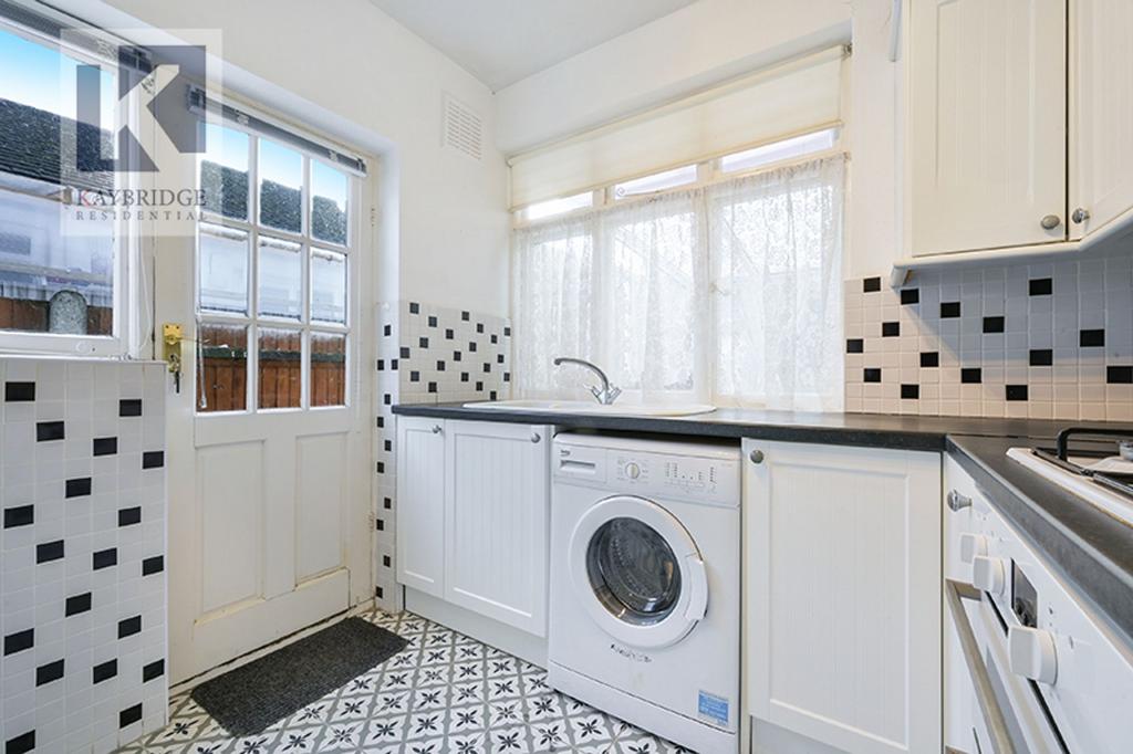 Lakehurst Road, Epsom - KT19 0 EL