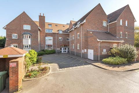 1 bedroom retirement property for sale, Bridge Street, Walton-On-Thames, KT12