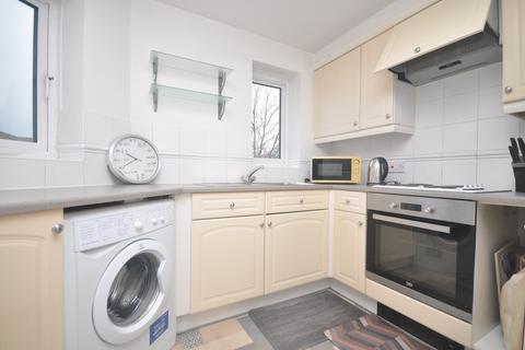 2 bedroom flat to rent, Parkinson Drive, Chelmsford, Essex