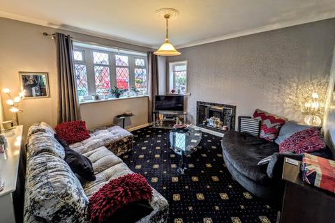 3 bedroom semi-detached house for sale, Derwent Drive, Chadderton