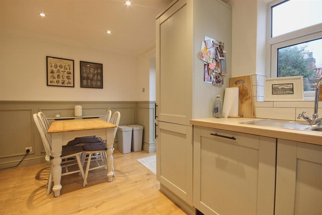 Dining kitchen