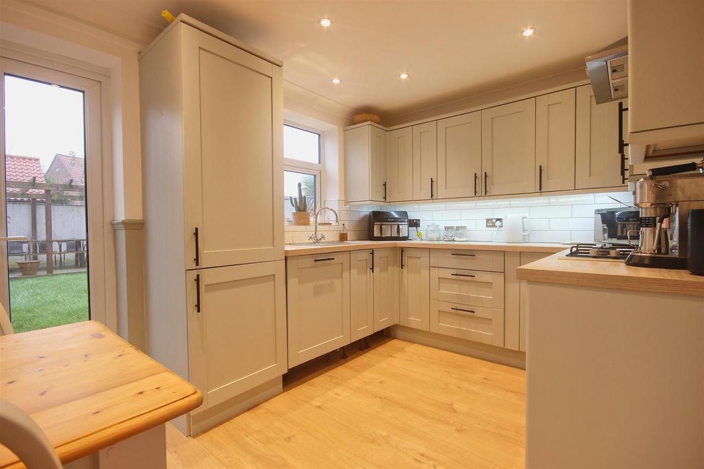 Dining kitchen