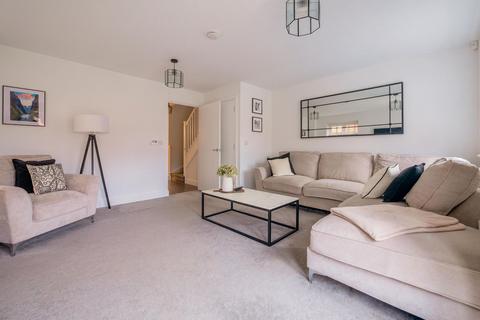 3 bedroom semi-detached house for sale, Augusta Drive, Hockley SS5