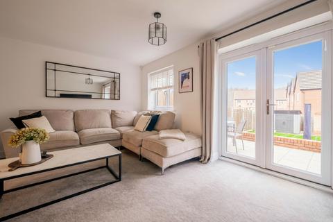 3 bedroom semi-detached house for sale, Augusta Drive, Hockley SS5