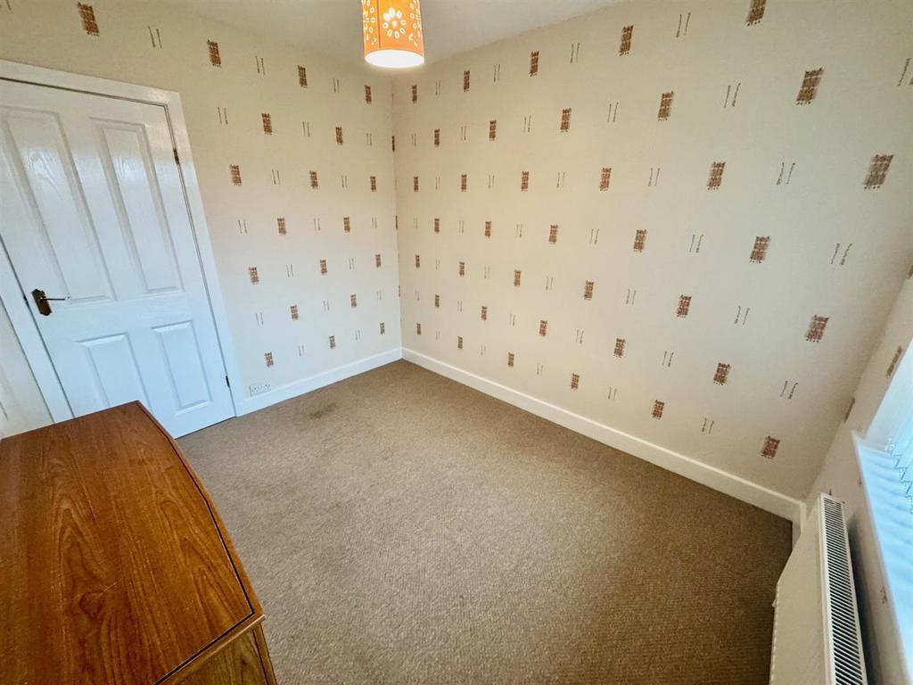 Bedroom 2b.jpg