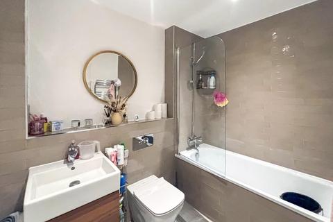 2 bedroom flat for sale, George Street, Ashford TN23 7AG