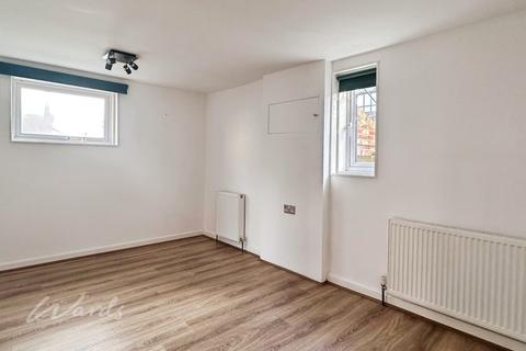 3 bedroom townhouse to rent, Chester Road Westgate-On-Sea CT8