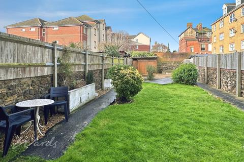 3 bedroom townhouse to rent, Chester Road Westgate-On-Sea CT8