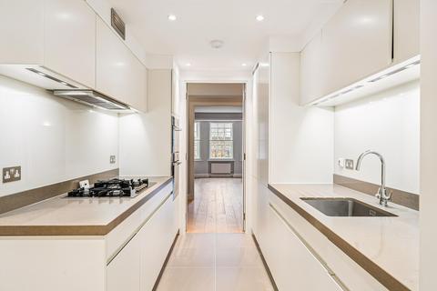 3 bedroom flat to rent, Sloane Street, London SW1X