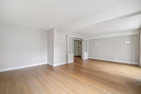 3 bedroom flat to rent, Sloane Street, London SW1X