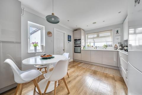 3 bedroom maisonette for sale, Palace Grove, Bromley, BR1
